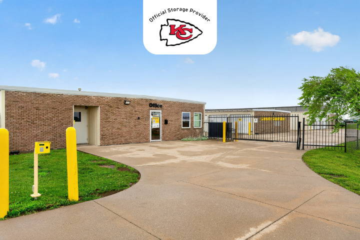 Facility exterior at StorageMart in Grimes Iowa